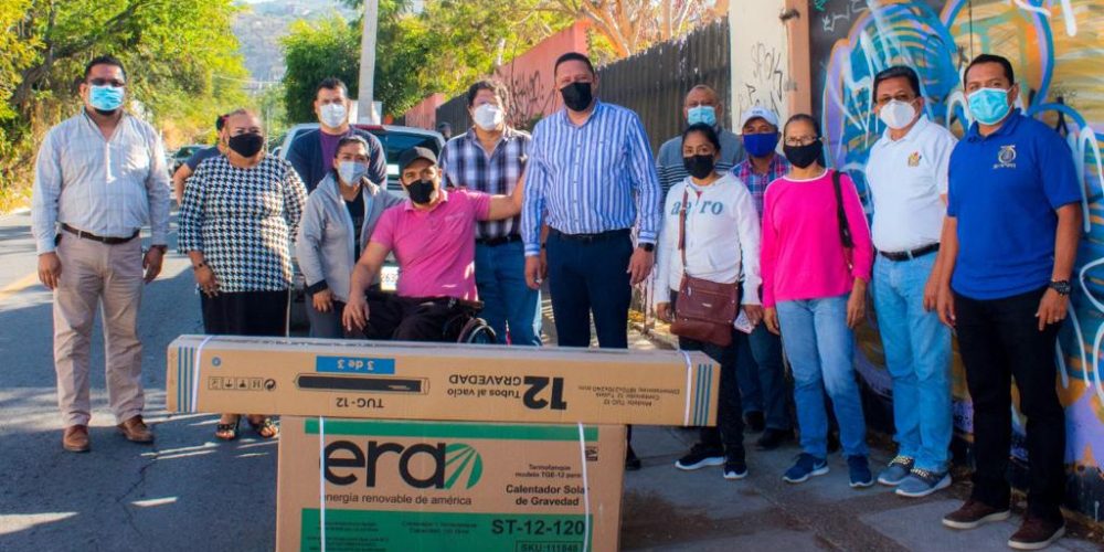 entrega de calentadores solares SUSPEG