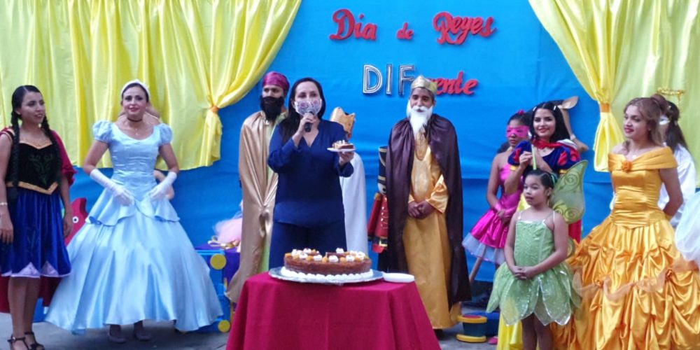 Celebra DIF Acapulco un Día de Reyes DIFerente