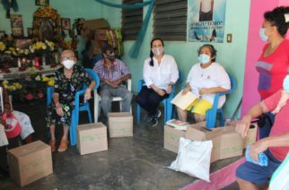 Entrega DIF Acapulco paquetes alimentarios a grupos vulnerables del municipio