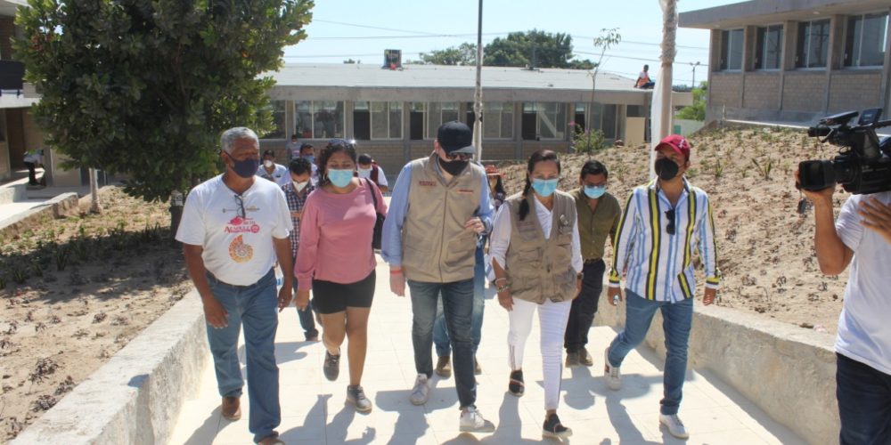 Celebran ciudadanos obras de mejoramiento urbano gestionadas por Adela Román