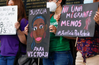 Mujeres protestan contra el asesinato de Victoria Salazar Arriaza por parte de la policía mexicana. 29 de marzo de 2021.
José Cabezas / Reuters