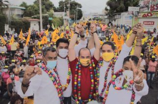 Arropan perredistas de Nueva Mayoría a Ricardo Taja en Acapulco y a Mario Moreno en Guerrero