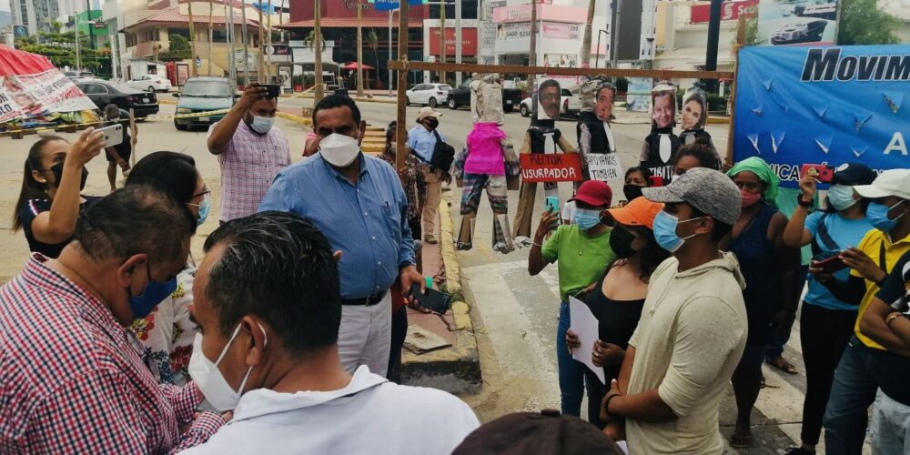 Interviene el Ayuntamiento de Acapulco ante aspirantes de la UAGro y logra la liberación de la Costera