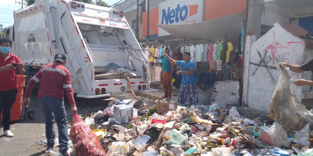 Gobierno de Abelina López realiza limpieza de la ciudad con nuevos camiones recolectores