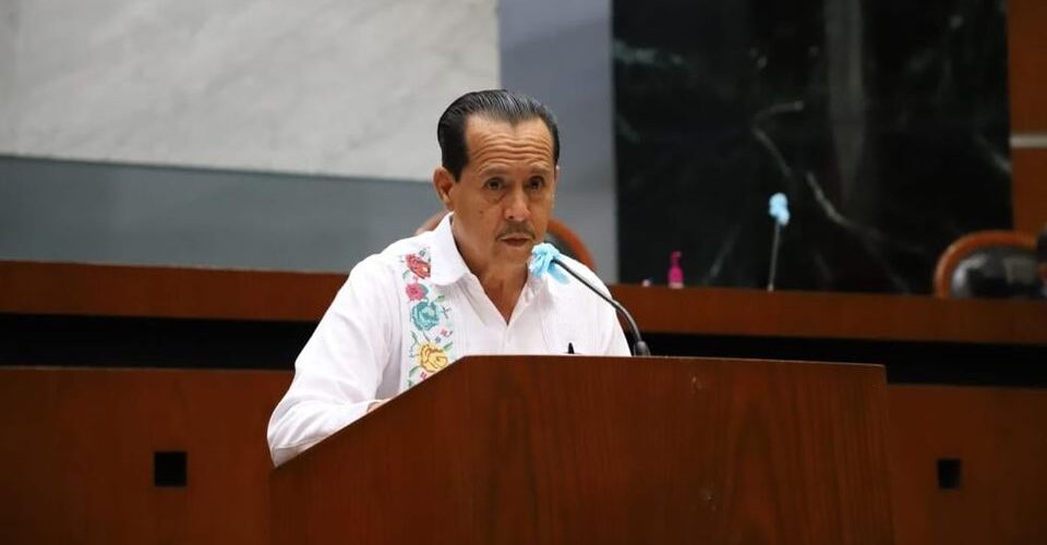 Pese a disposiciones legales los funcionarios del ISSSTE siguen sin entregar aportaciones.