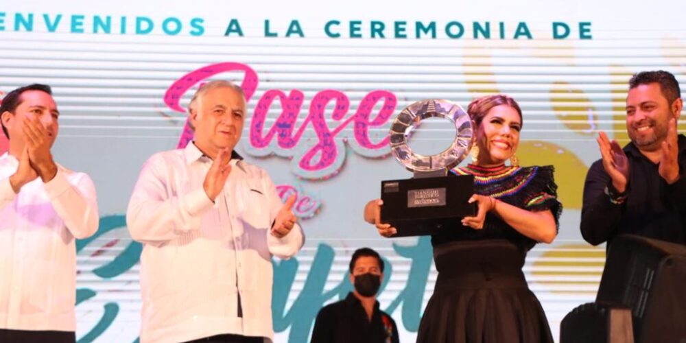 Recibe Evelyn Salgado Pineda la estafeta para el Tianguis Turístico 2022