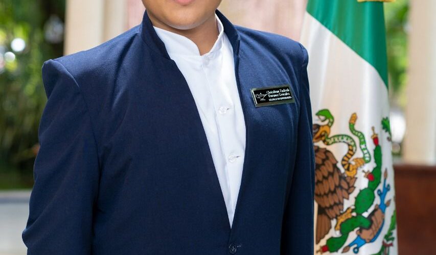 Ganan medalla en excelencia académica y liderazgo alumnos egresados del CONALEP