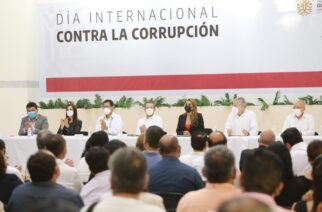 Firman funcionarios de Guerrero carta compromiso del código de ética para erradicar actos de corrupción