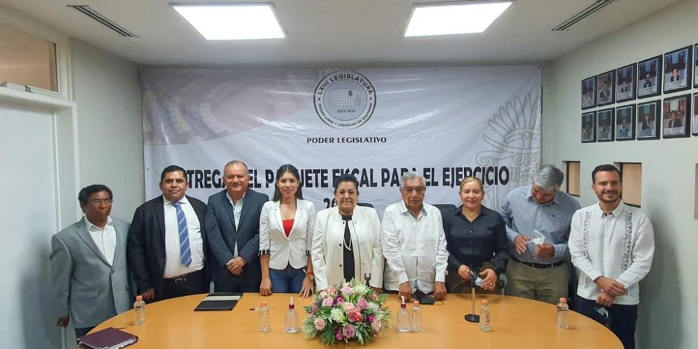 Gobierno de Guerrero entrega Paquete Fiscal para el ejercicio 2022