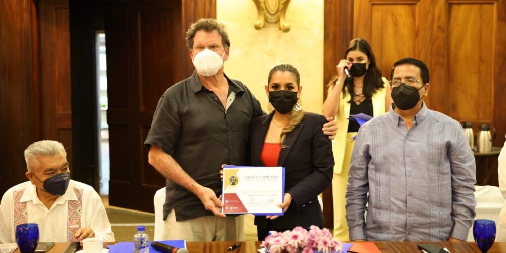 El gremio notarial en Guerrero está fuerte y está unido para el bienestar de nuestro pueblo: Evelyn Salgado