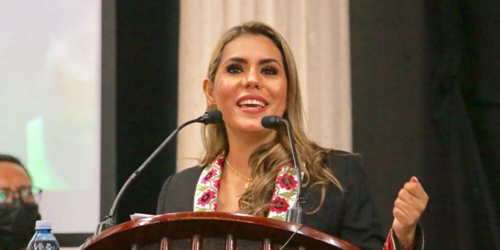 Cubre Gobierno de Evelyn Salgado pago puntual de primera parte del aguinaldo a trabajadores FONE y NO FONE de Guerrero