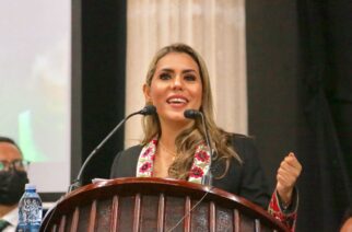 Cubre Gobierno de Evelyn Salgado pago puntual de primera parte del aguinaldo a trabajadores FONE y NO FONE de Guerrero