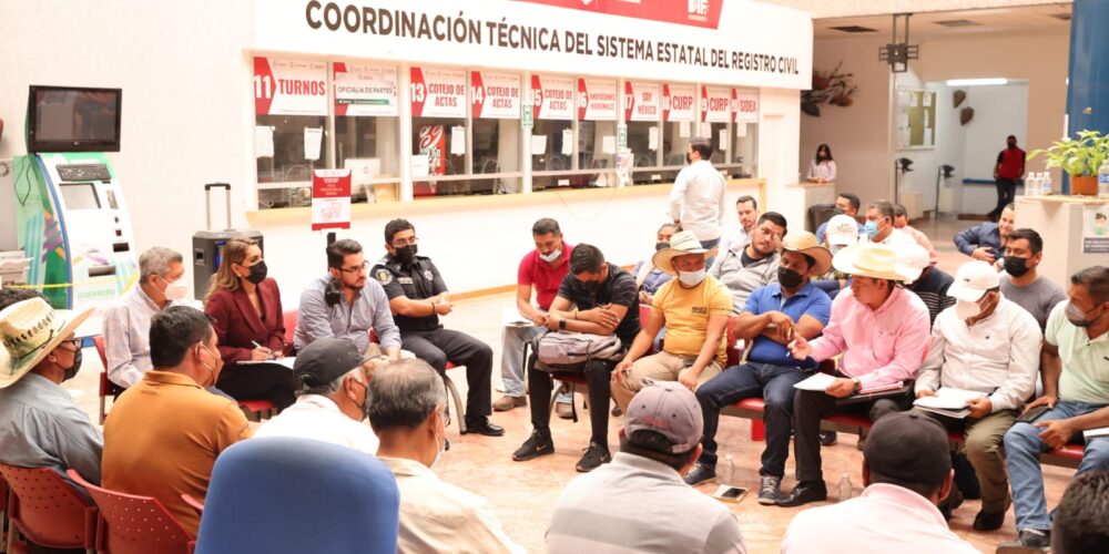 Acuerda gobernadora Evelyn Salgado mesas de diálogo permanente con el lic magisterial de la CETEG