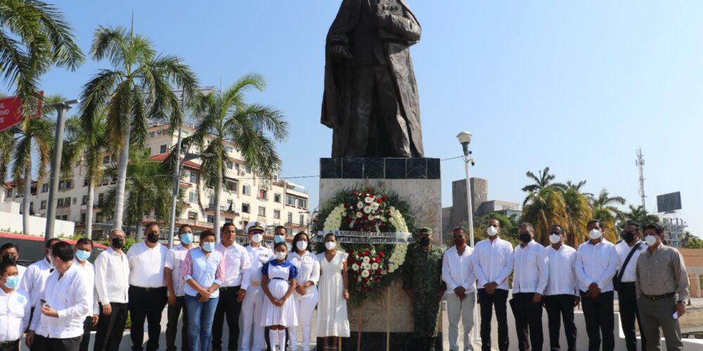 Conmemoran autoridades el 216 aniversario del natalicio de Benito Juárez