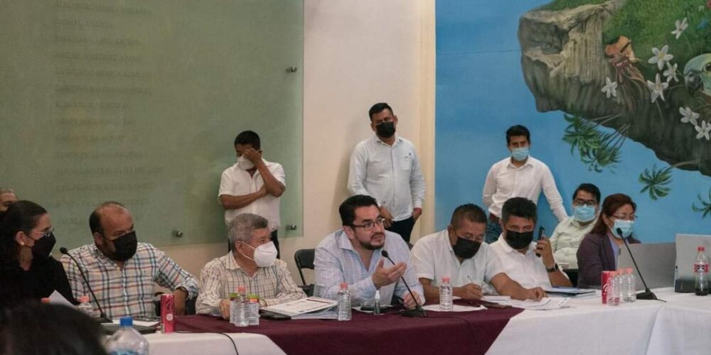 Encabeza Ludwig Reynoso tercera mesa de trabajo con la CETEG