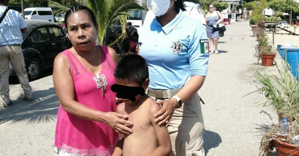 Localizan elementos de la Policía Turística a dos menores y los entregan a sus familias.