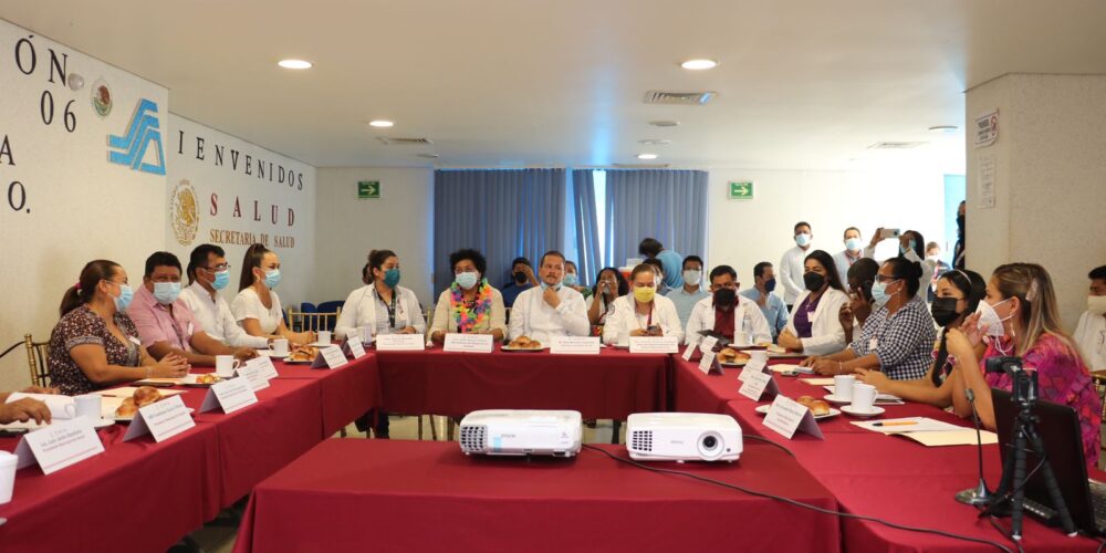 Se reúne Aidé Ibarez Castro con alcaldes de la Costa Chica del estado