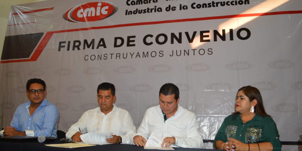 Firman convenio STyPS con CMIC para capacitar e incorporar al sector productivo a guerrerenses