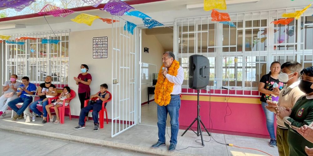 Inaugura titular del IGIFE obras en la telesecundaria Diego Rivera en Chilpancingo