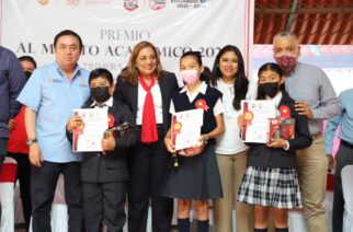 En el Día del Estudiante, la titular de Sejuve, Jéssica Maldonado encabezó la ceremonia del Premio al Mérito Académico 2022