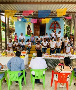 El inge impartió el curso de capacitación a mujeres de Copala para la elaboración de productos de coco y mango