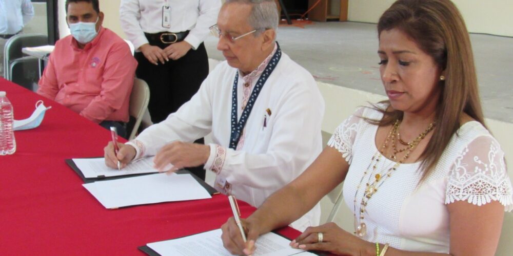 Firman convenio de colaboración el Instituto Estatal de Oftalmología y SUSPEG