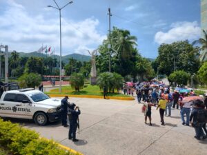 Implementa gobierno del estado operativo de acompañamiento en marcha de la CETEG en Acapulco