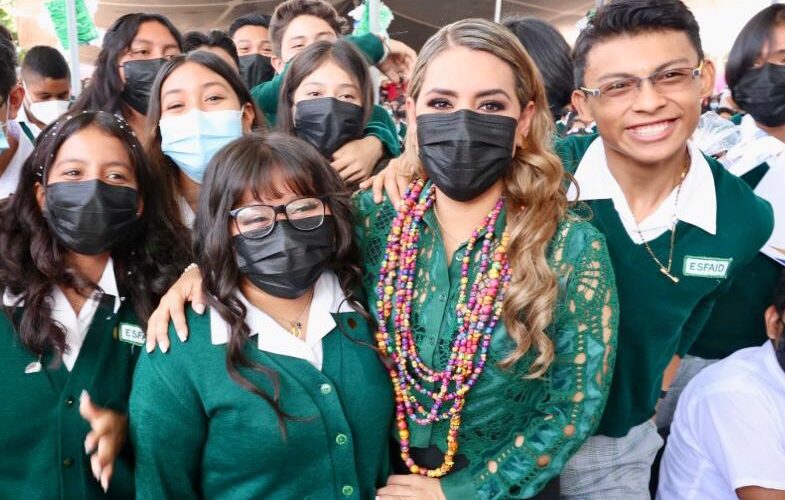 “El mejor camino para alcanzar nuestros sueños es la educación”: Evelyn Salgado