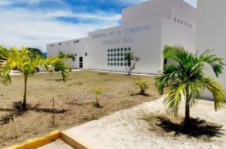 Supervisan titular de INSABI y de la Secretaría de Salud Guerrero las obras y equipamiento que se realizan en el Hospital de Petatlán