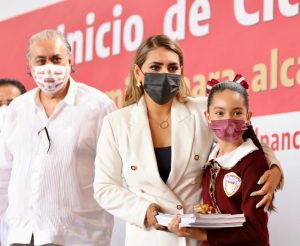 “La Educación es el único camino para la paz, para el desarrollo y el bienestar duradero”: Evelyn Salgado