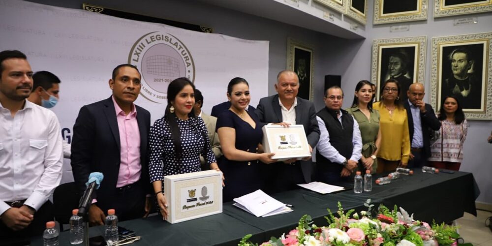 Recibe congreso el paquete fiscal 2023 para el estado de Guerrero