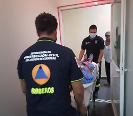 Personal de Protección Civil del Estado apoyó y atendió a lesionados en accidente de juego mecánico en la expo – feria de Teloloapan