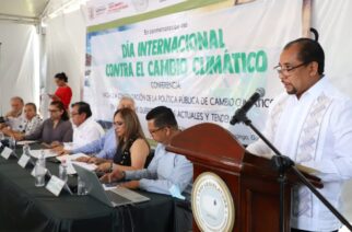 Imparten conferencia sobre cambio climático en las instalaciones del Congreso del Estado