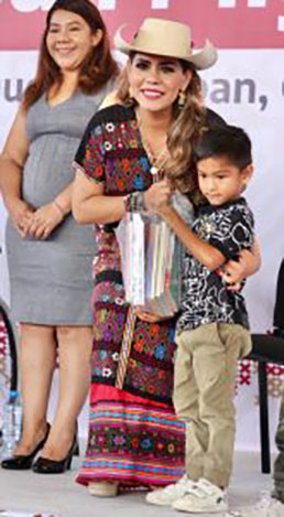 Cumple Evelyn Salgado y regresa a San Miguel Totolapan con todos los programas de atención social y bienestar