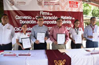 Firma SEMAREN Guerrero convenio de colaboración con coca-cola femsa para la donación de composta orgánica