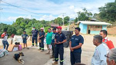 Gobierno de Guerrero brinda ayuda a familias afectadas por últimas lluvias en el municipio de Tecpan de Galeana