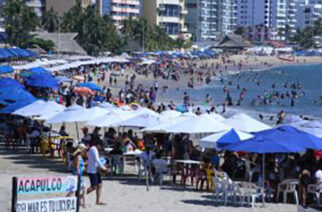 Comienza el arribo de familias a centros de recreo y playas de Guerrero para disfrutar las fiestas de fin de año