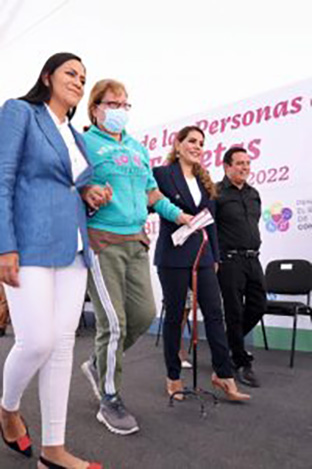 Encabeza Evelyn Salgado y Ariadna Montiel entrega de tarjetas de programa de pensión universal para el bienestar de personas con discapacidad en Guerrero