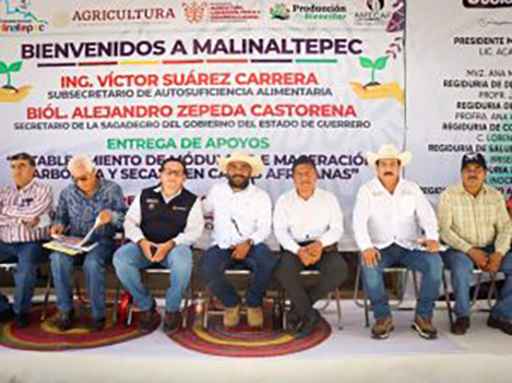 Entregan gobierno federal y estatal a cafeticultores de la montaña 987 paquetes de tanques al vacío