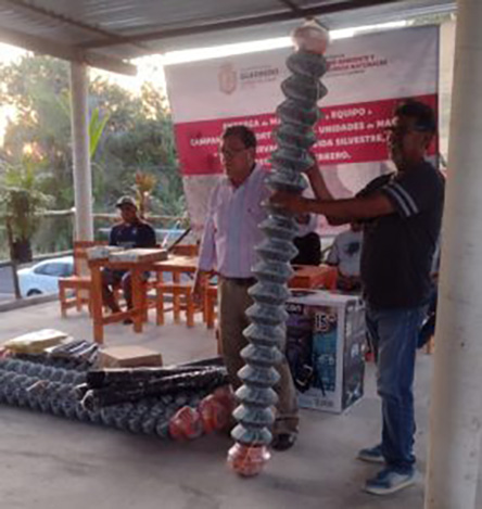 Entrega SEMAREN Guerrero material y equipo a campamentos tortugueros y cocodrilarios