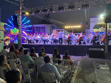 El pueblo de Atenango del Río recibe a la Orquesta Filarmónica de Acapulco