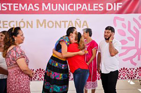 Fortaleceremos los programas sociales para atender a más familias de la montaña: Liz Salgado Pineda
