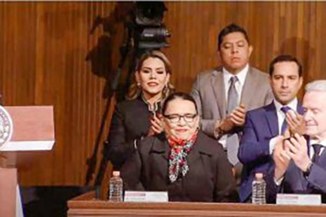 La gobernadora Evelyn Salgado Pineda, asistió a la ceremonia conmemorativa por el 106 aniversario de la Constitución Política de los Estados Unidos Mexicanos