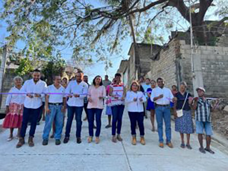 Cumple Gobierno de Guerrero con obras en colonias de Acapulco