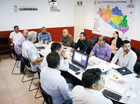 Funcionarios del Gobierno del Estado llevaron a cabo una mesa de trabajo que fue encabezada por los titulares de SAGADEGRO y planeación y desarrollo regional de Guerrero