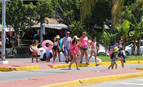 Guerrero recibe a miles de turistas en el segundo fin de semana largo del año