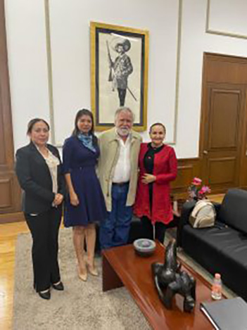 Se reúnen funcionarias de la SEMAI con Alejandro Encinas