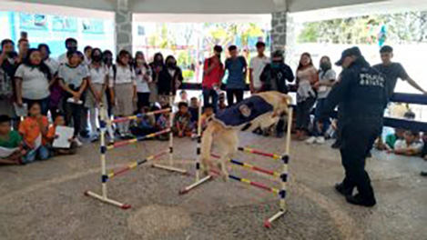 La dirección general de la policía montada participó en la feria de la prevención de adicciones