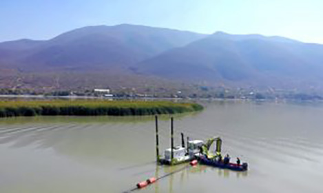 Avanzan los trabajos del dragado en la laguna de Tuxpan, en el municipio de Iguala