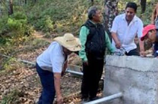 Construye Gobierno Estatal sistema de agua en la localidad indígena Plan de Guadalupe, en Atlamajalcingo